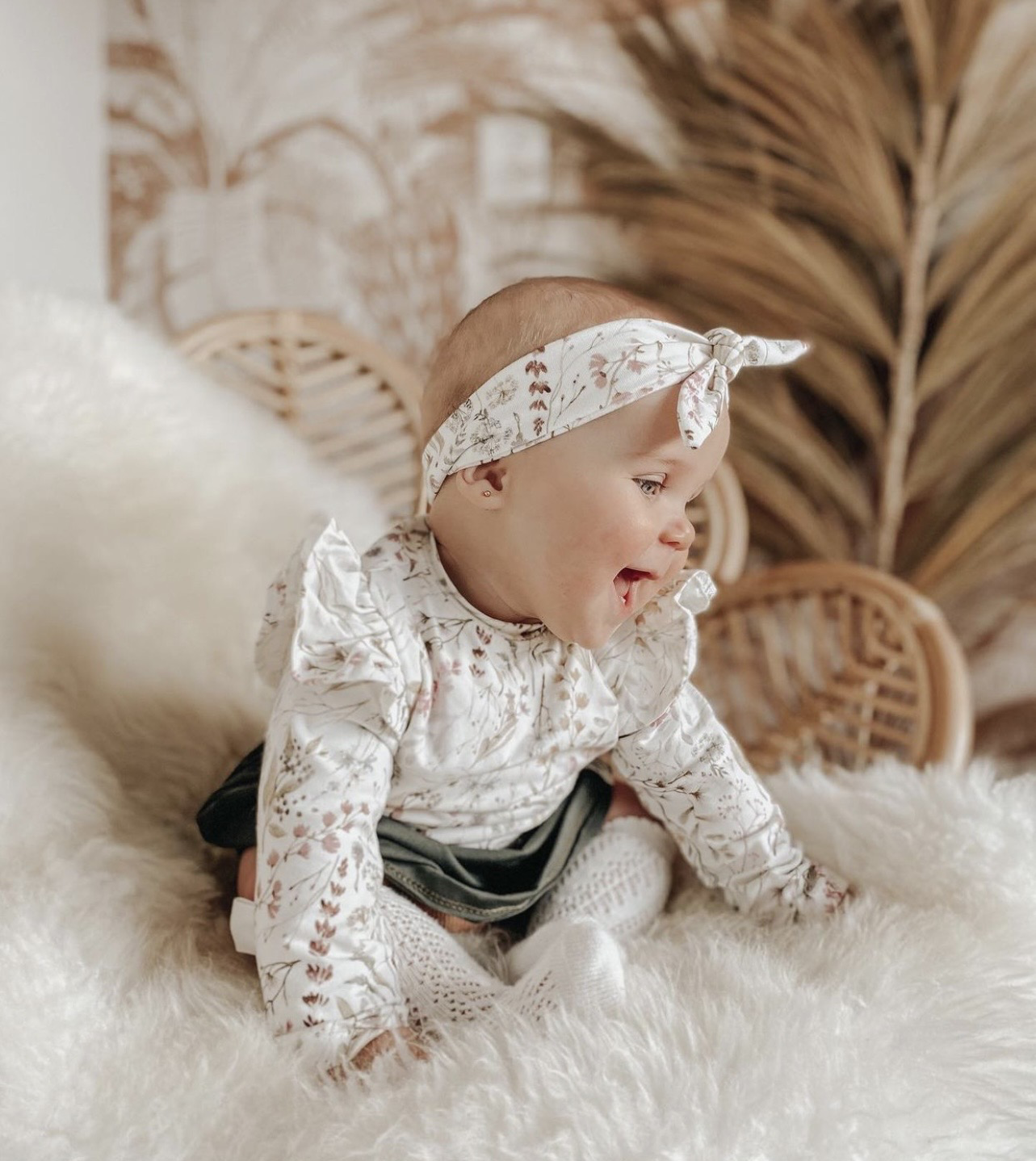 FEATHERS Longsleeve Ruffle - Nature Leaves